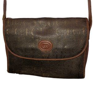 Gucci Italy vintage leather logo print messenger SIGNATURE cross body bag RARE